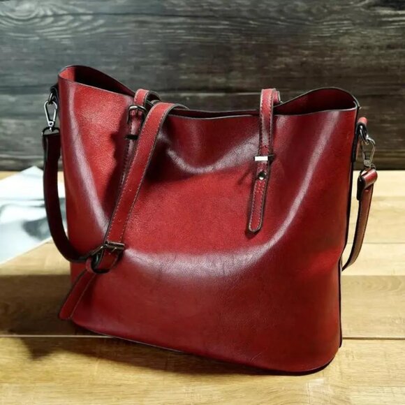 Nicole’s Favorite | Vintage Shoulder Handbag - Picture 1 of 2